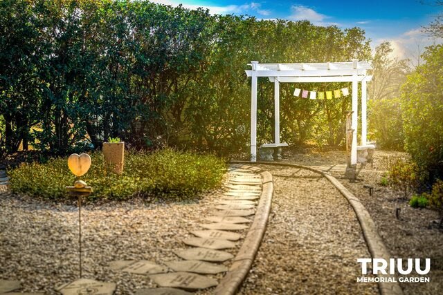 TriUU memorial garden, pergola path